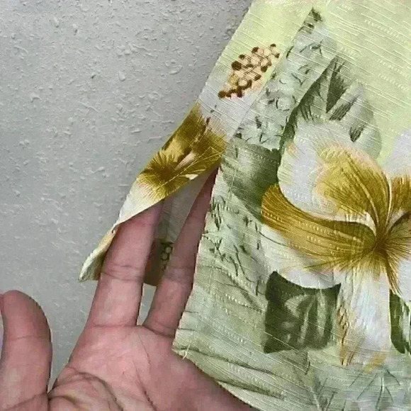 Tommy Bahama floral Hawaiian mens shirt sz L MC2 - Picture 9 of 9